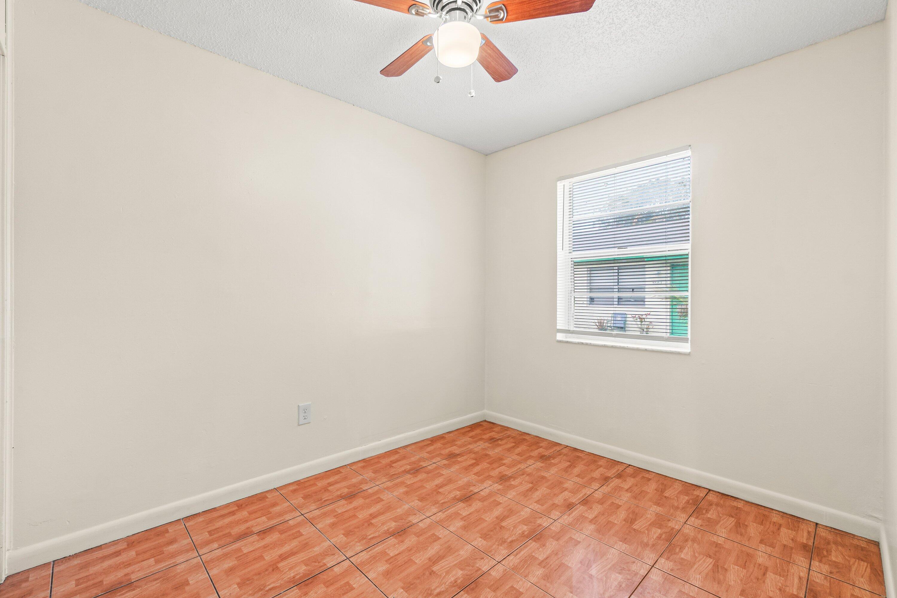 4881 Gulfstream Road Lake Worth, FL 33461 - Photo 8 of 21 008-4881GulfstreamRoad-LakeWorthBeach-FL