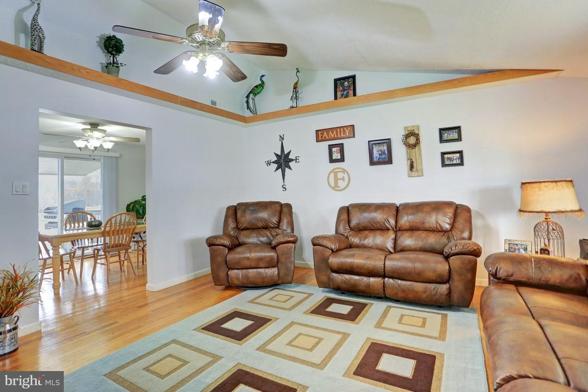 13524 Center Road Stewartstown, PA 17363 - Photo 14 of 39 Gallery Image 14