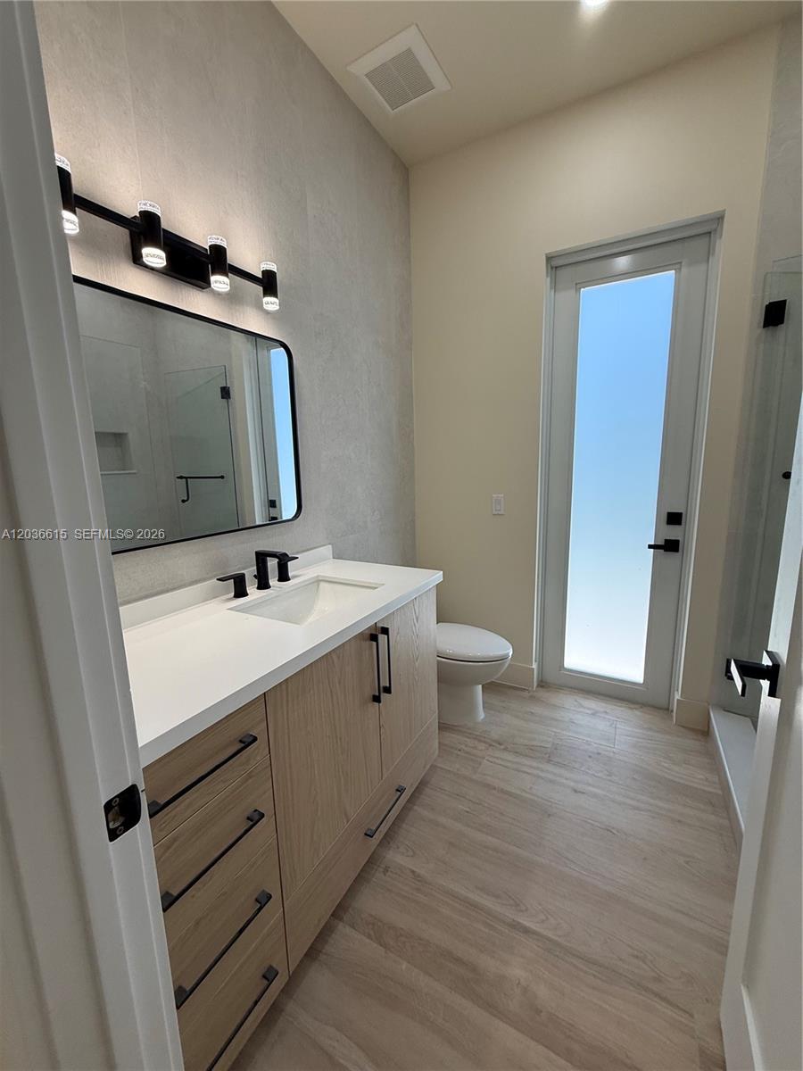 3326 Elizabeth Street Miami, FL 33133 - Photo 11 of 59