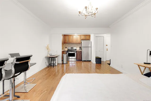 $183,000 | 65-15 Alderton Street, Unit 5F | Rego Park