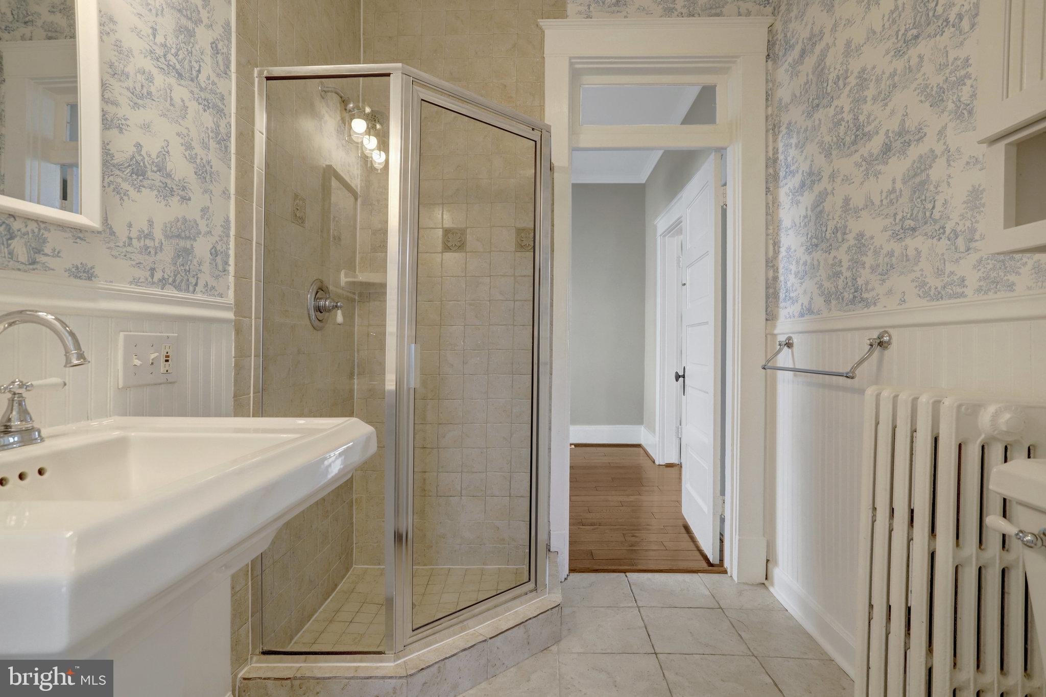 306 Rucker Place Alexandria, VA 22301 - Photo 26 of 63 Main level full bath