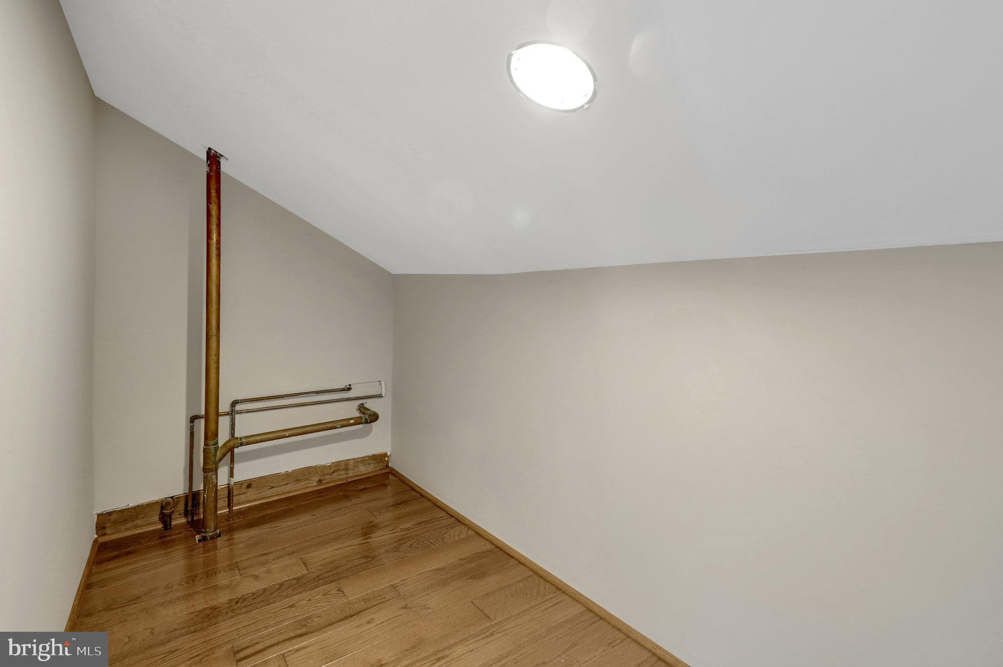 306 Rucker Place Alexandria, VA 22301 - Photo 36 of 63 Walk-in closet