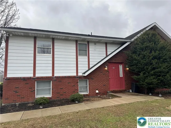 $1,300 | 1121 Poho Poco Drive, Lehighton, PA 18235