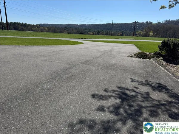 $1,400 | 1121 Poho Poco Drive, Lehighton, PA 18235