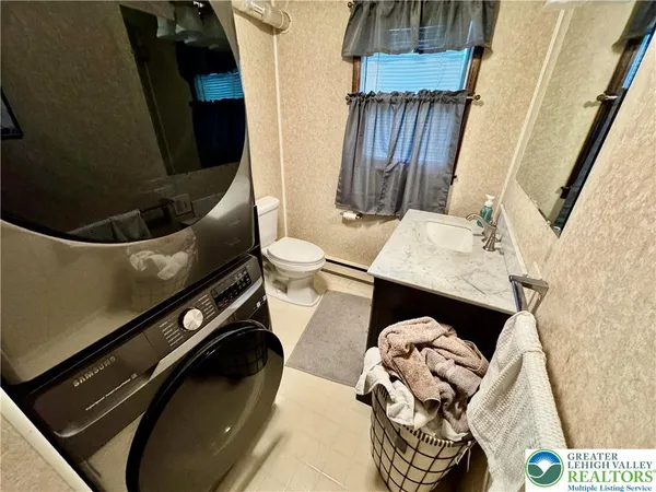 $1,300 | 1121 Poho Poco Drive, Lehighton, PA 18235