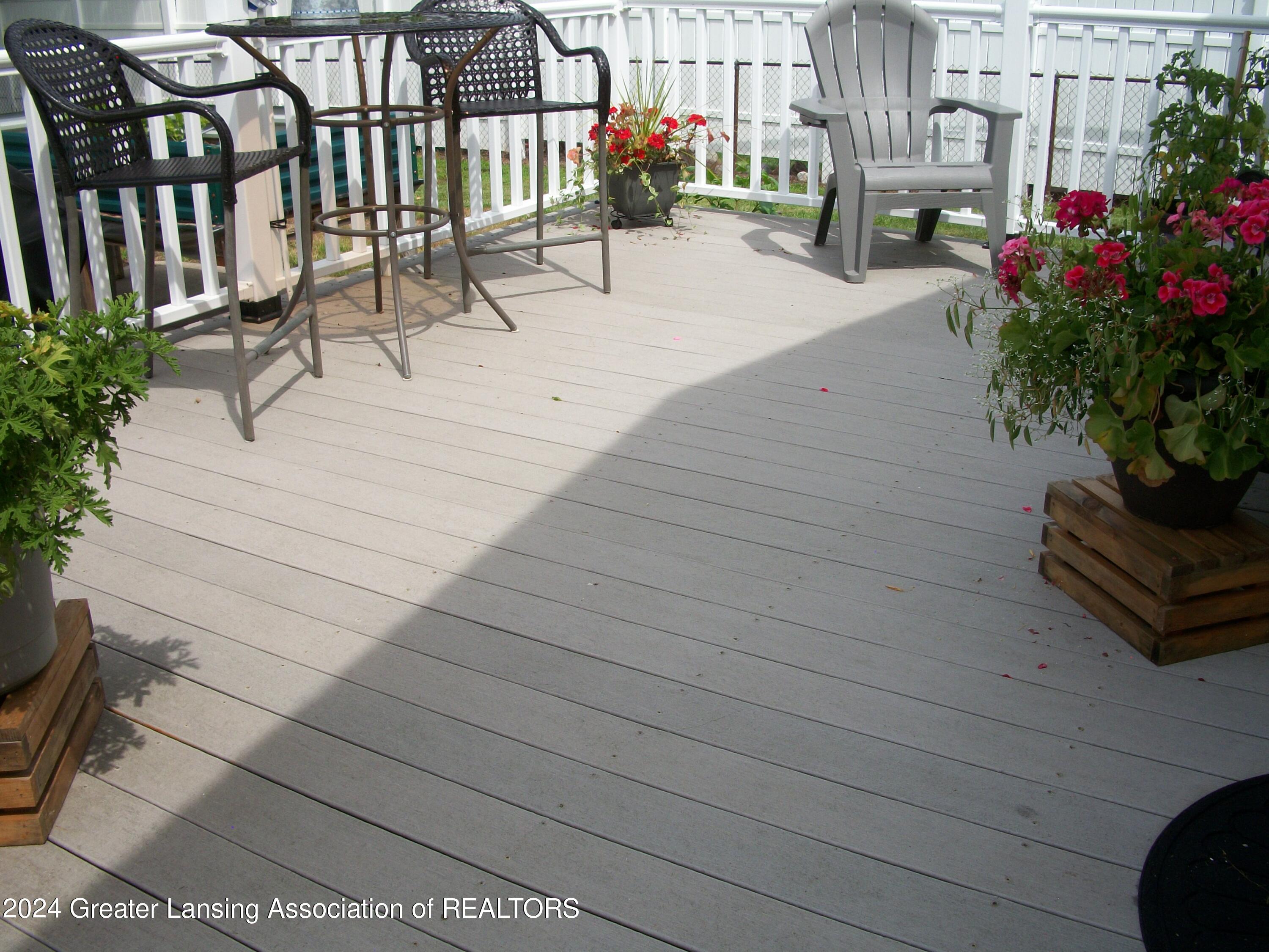 1139 Gould Road Lansing, MI 48917 - Photo 6 of 28 100_5558