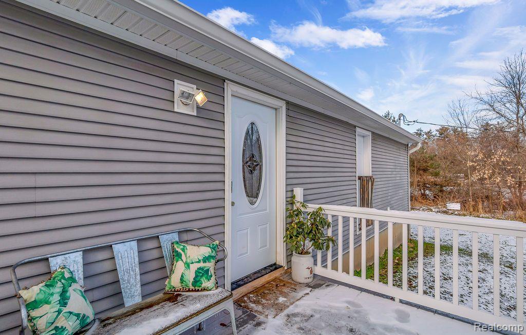 1042 South Kane Road Stockbridge, MI 49285 - Photo 4 of 42