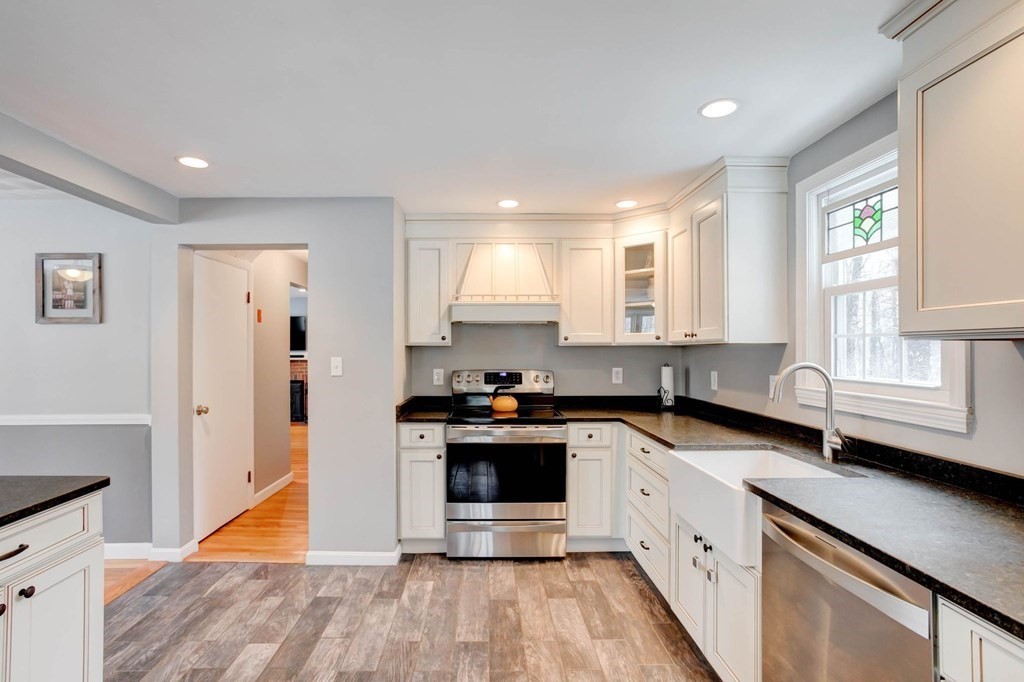 31 Anthony Road North Reading, MA 01864 - Photo 7 of 38