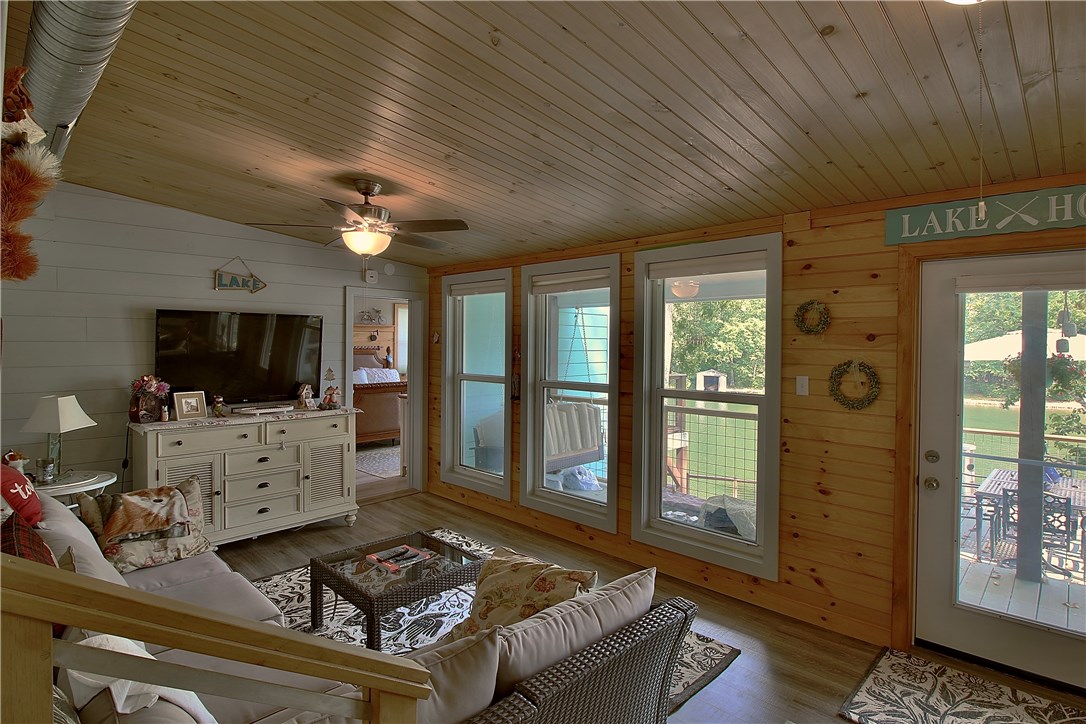 147 Lakeside Drive Mountain Rest, SC 29664 - Photo 11 of 26