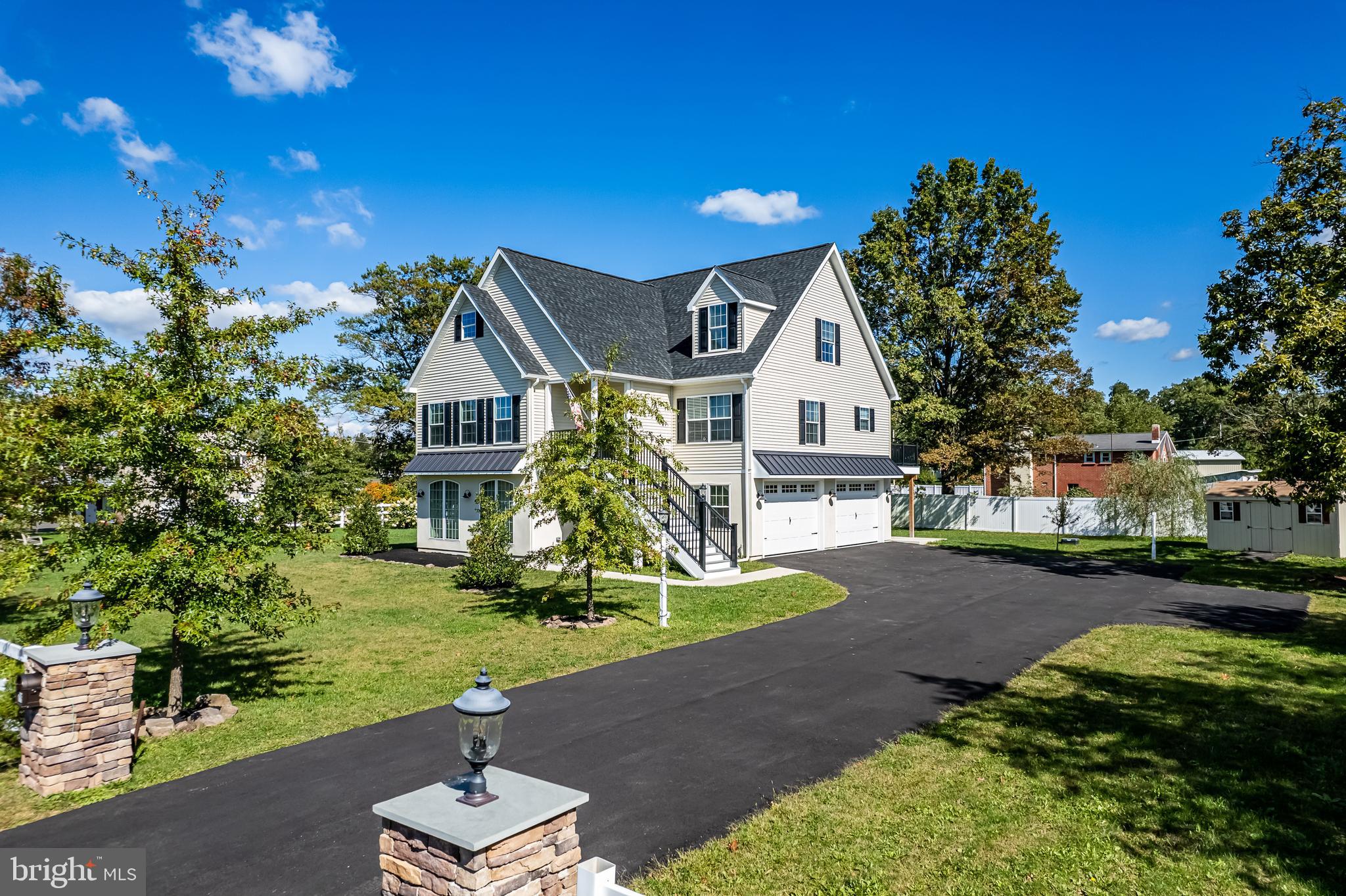 Newly Built home on lot Next to Golf Cousre
