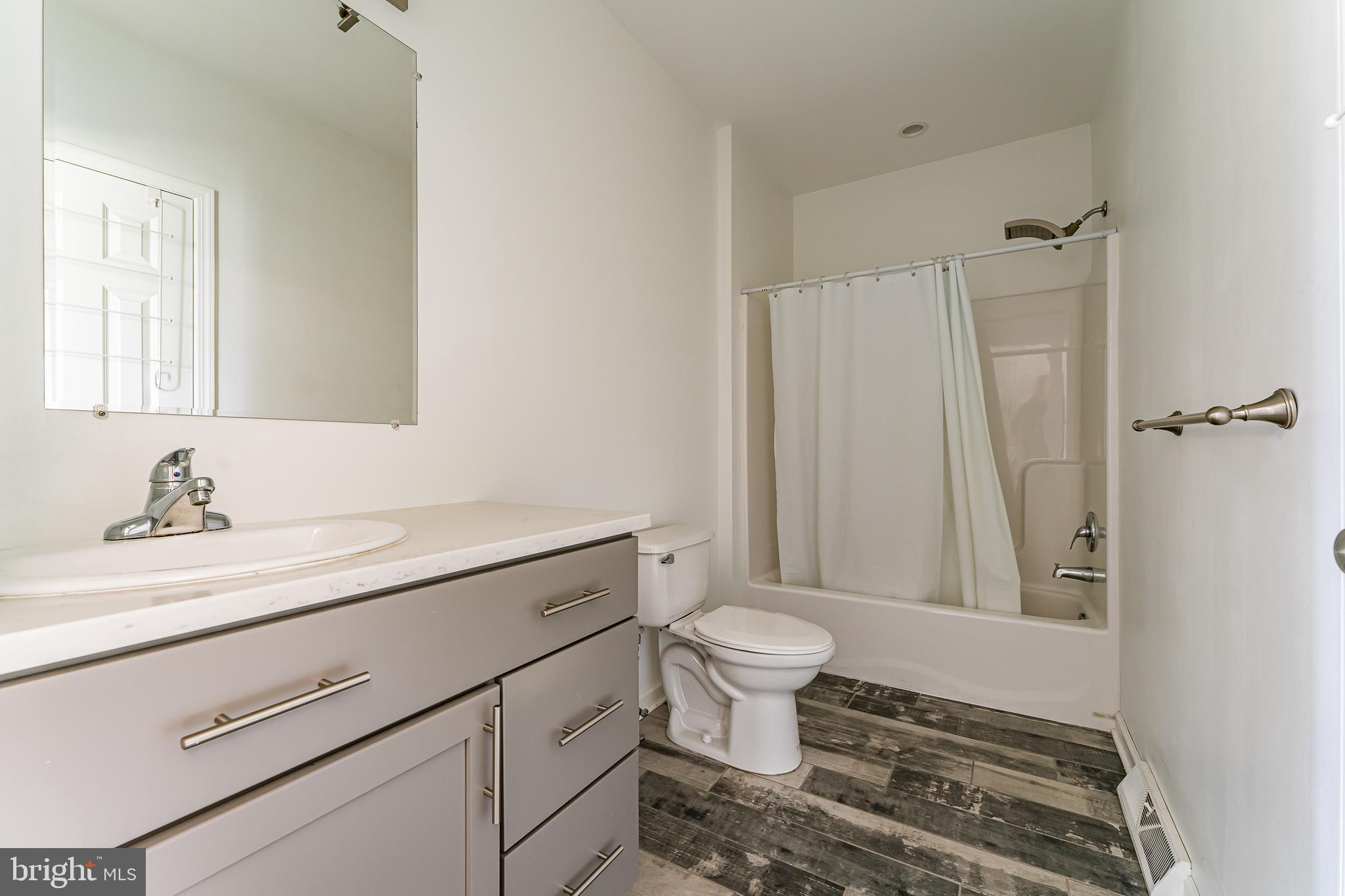 719 Bergey Road Telford, PA 18969 - Photo 23 of 84 second level hall bath