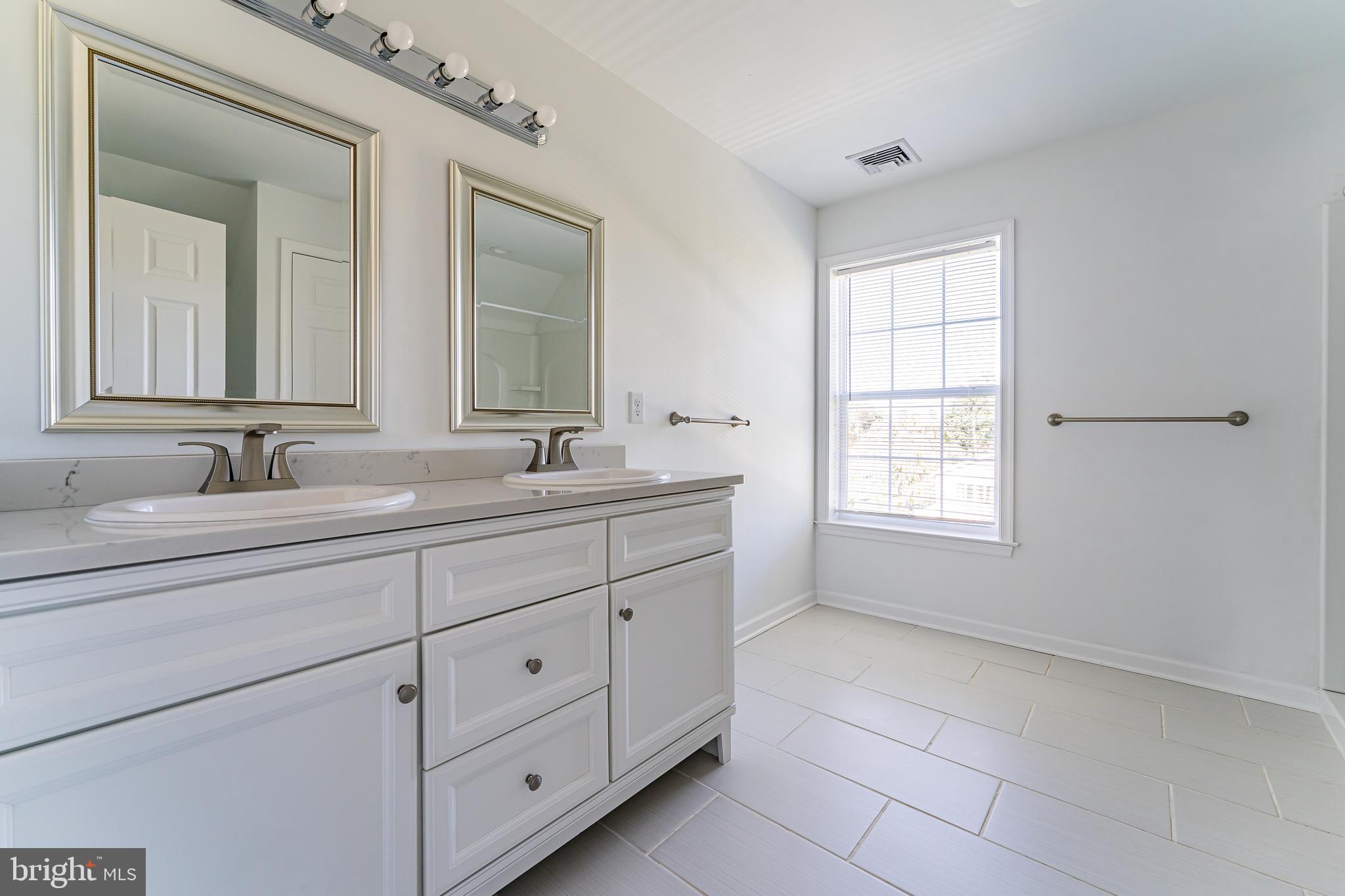 719 Bergey Road Telford, PA 18969 - Photo 27 of 84 third floor full bath