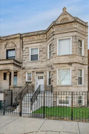 $525,000 | 3923 West Polk Street, Chicago, IL 60624