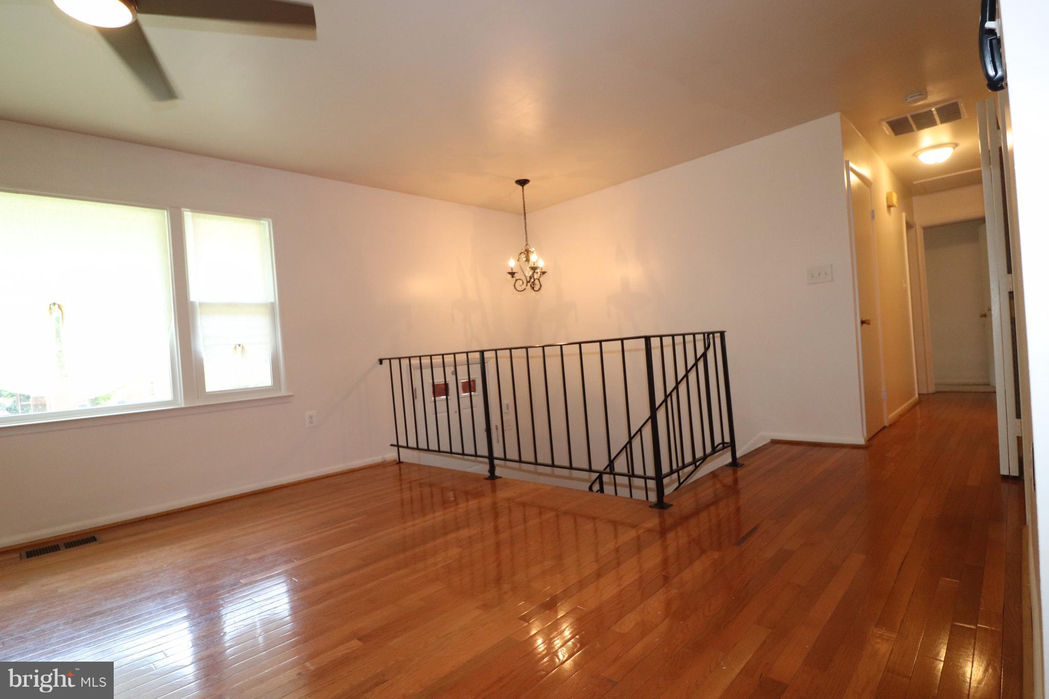 9301 Cross Bow Road Fort Washington, MD 20744 - Photo 5 of 28 Living Room