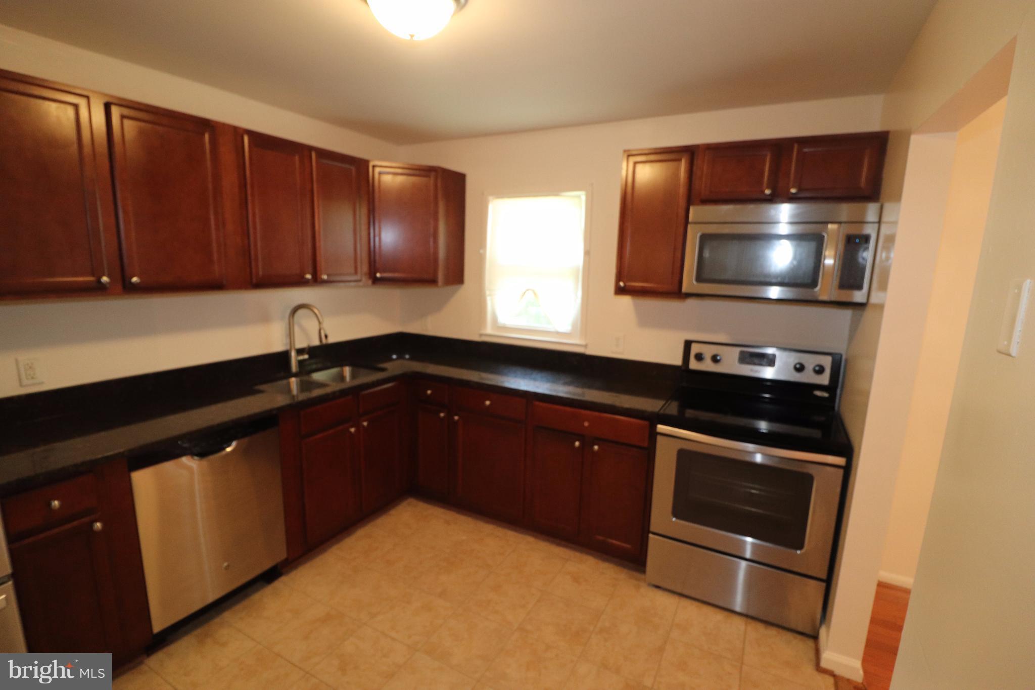 9301 Cross Bow Road Fort Washington, MD 20744 - Photo 9 of 28 Kitchen
