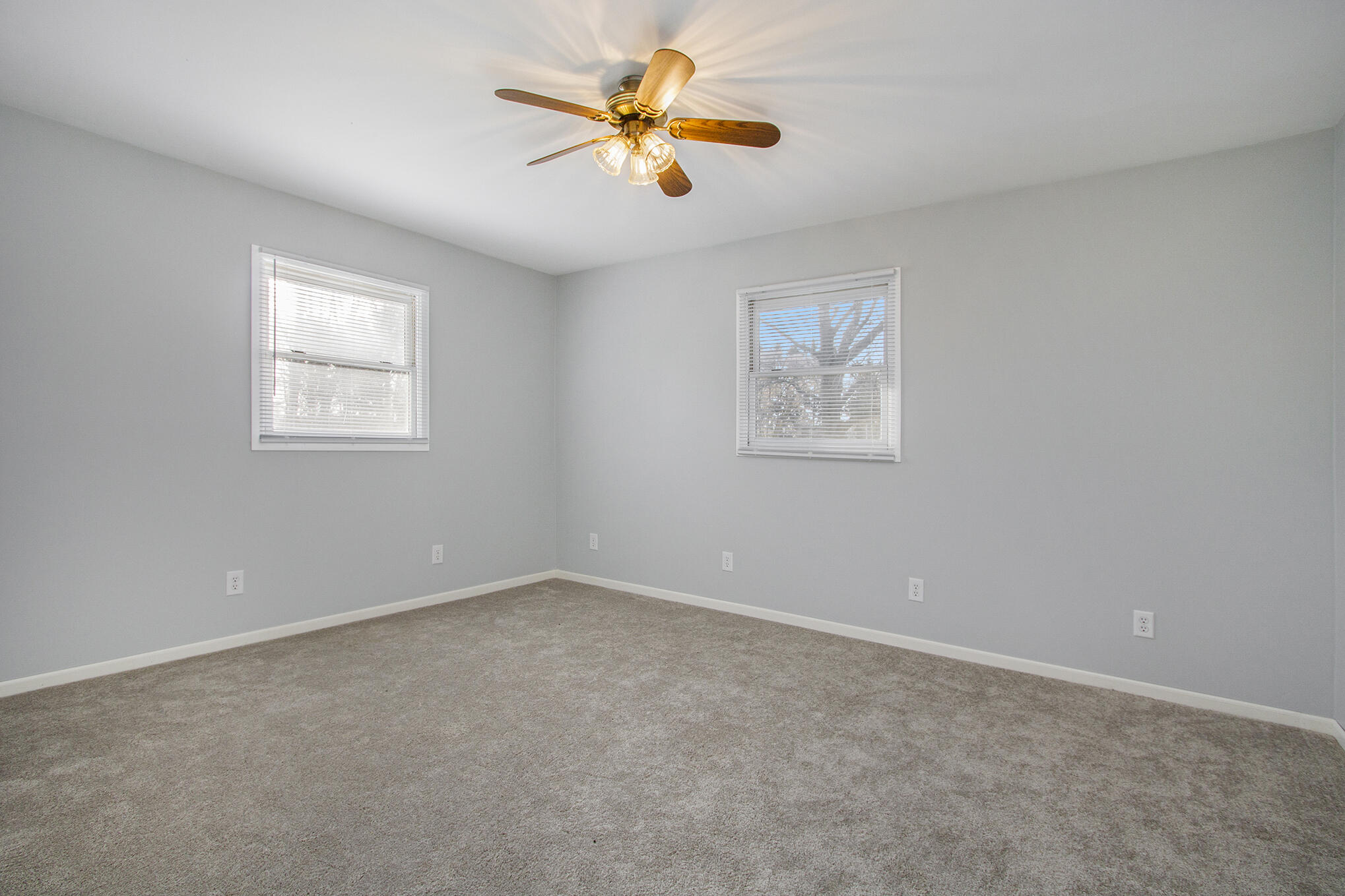 2356 Roslin Road Benton Harbor, MI 49022 - Photo 23 of 41 Upper Bedroom 3