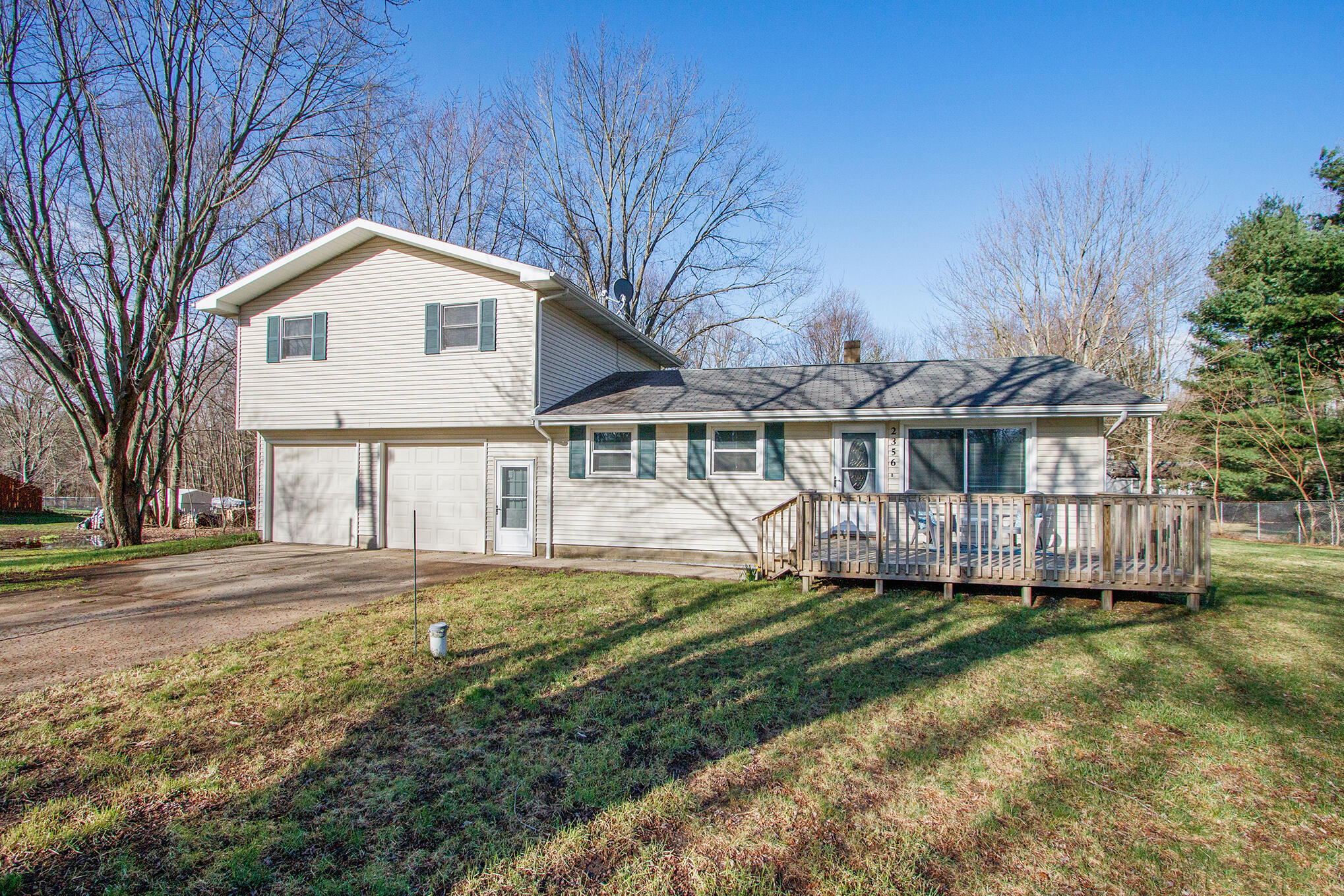 2356 Roslin Road Benton Harbor, MI 49022 - Photo 3 of 41 Front