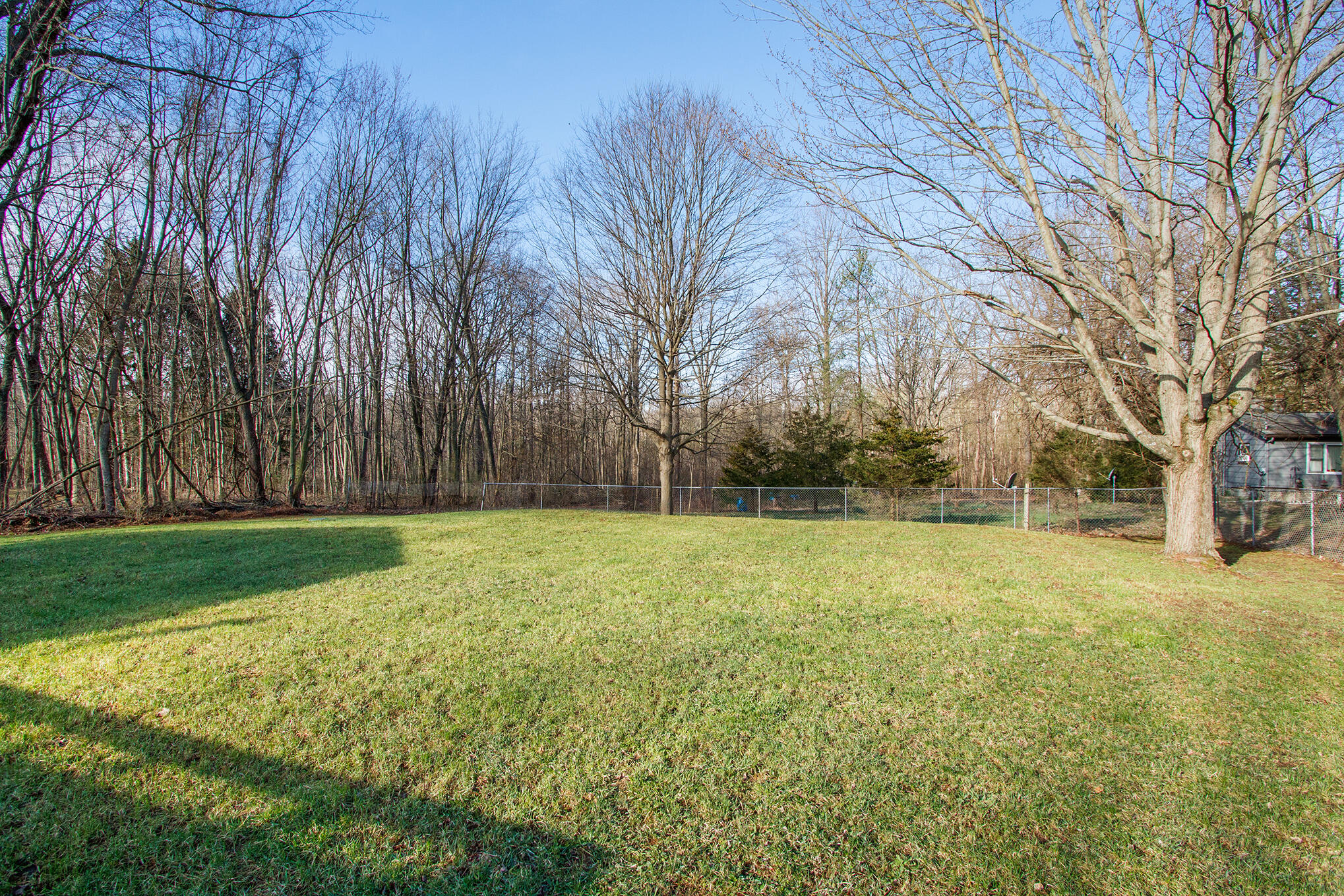 2356 Roslin Road Benton Harbor, MI 49022 - Photo 33 of 41 Back Yard