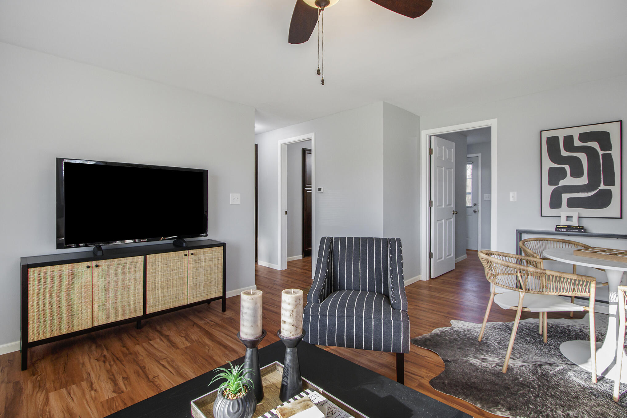 2356 Roslin Road Benton Harbor, MI 49022 - Photo 8 of 41 Living Room