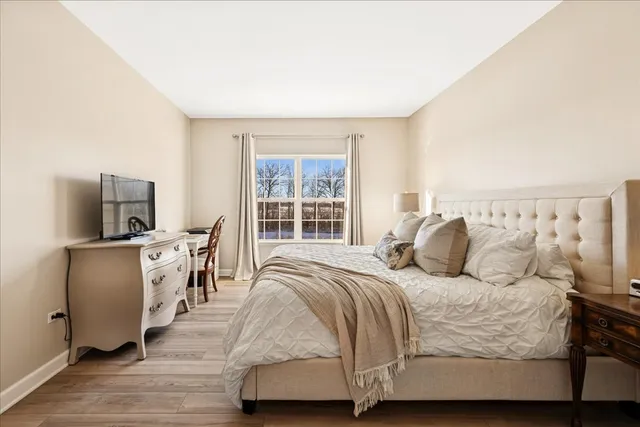 $339,500 | 2646 Cobblestone Drive, Crystal Lake, IL 60012