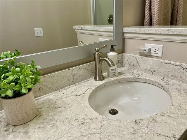 $339,500 | 2646 Cobblestone Drive, Crystal Lake, IL 60012