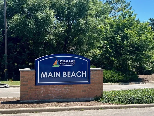 $339,500 | 2646 Cobblestone Drive, Crystal Lake, IL 60012