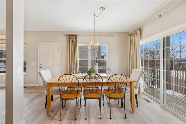 $339,500 | 2646 Cobblestone Drive, Crystal Lake, IL 60012