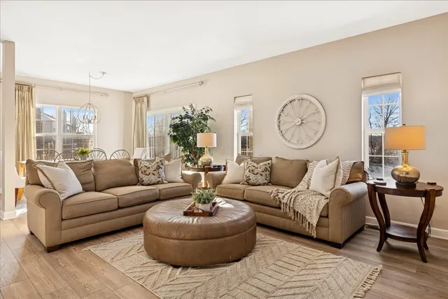 $339,500 | 2646 Cobblestone Drive, Crystal Lake, IL 60012