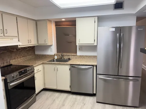 $1,800 | 357 North Rock Island Road, Unit 306, Margate, FL 33063