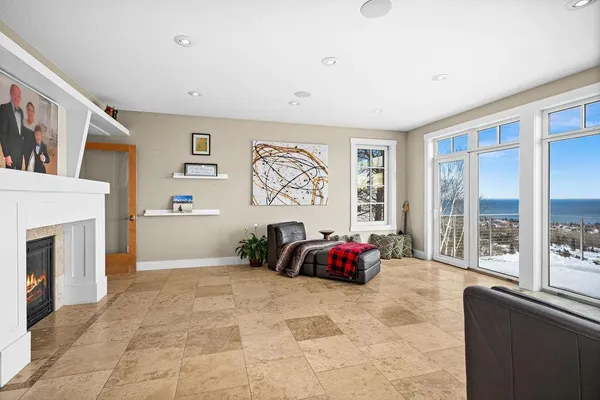 $1,699,900 | 3725 North Ridge Road, Duluth, MN 55804