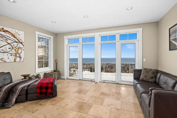 $1,699,900 | 3725 North Ridge Road, Duluth, MN 55804