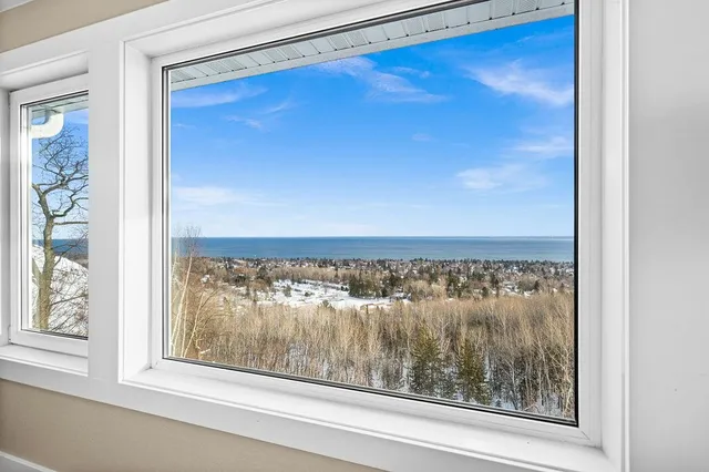 $1,799,900 | 3725 North Ridge Road, Duluth, MN 55804