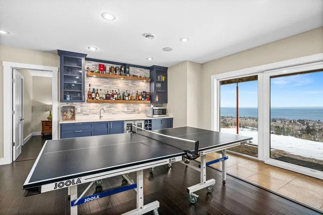 $1,799,900 | 3725 North Ridge Road, Duluth, MN 55804