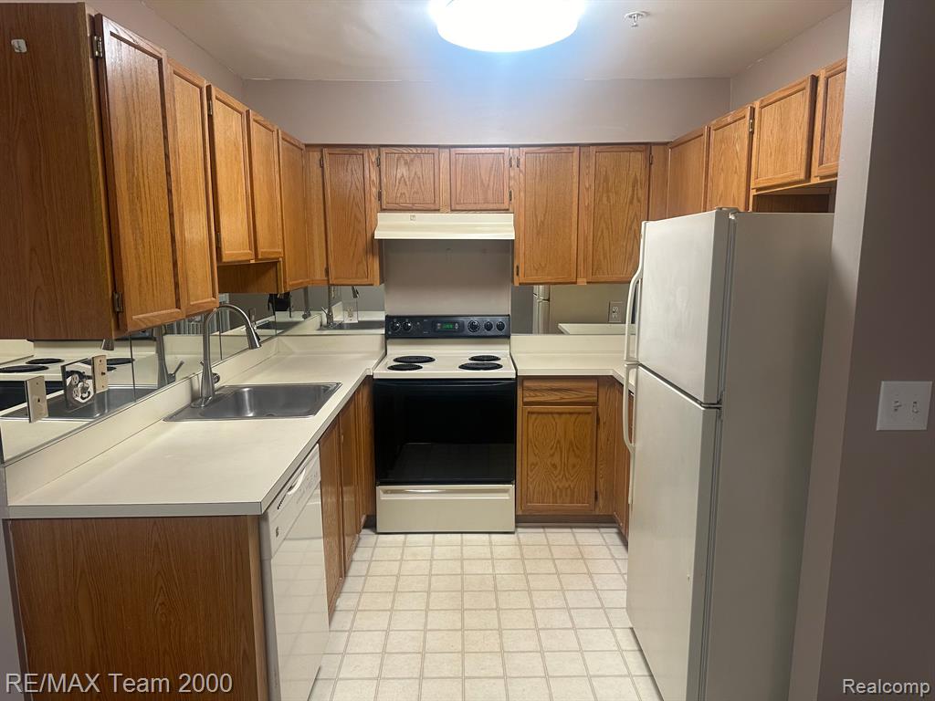 38 Georgetown Court Dearborn, MI 48126 - Photo 5 of 12