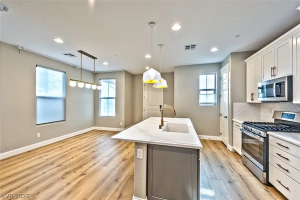 $2,595 | 11697 Redwood Mountain Avenue, Las Vegas, NV 89138