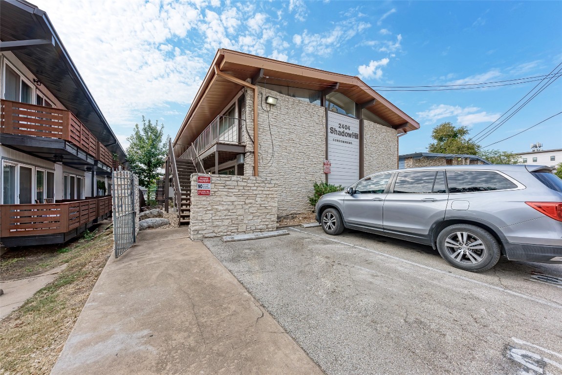 a view of a car in front of house