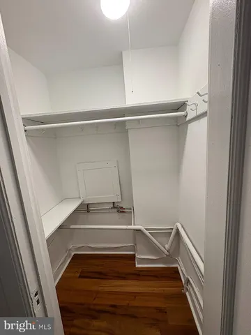 $1,000 | 1324-00 Locust Street, Unit 1017, Philadelphia, PA 19107