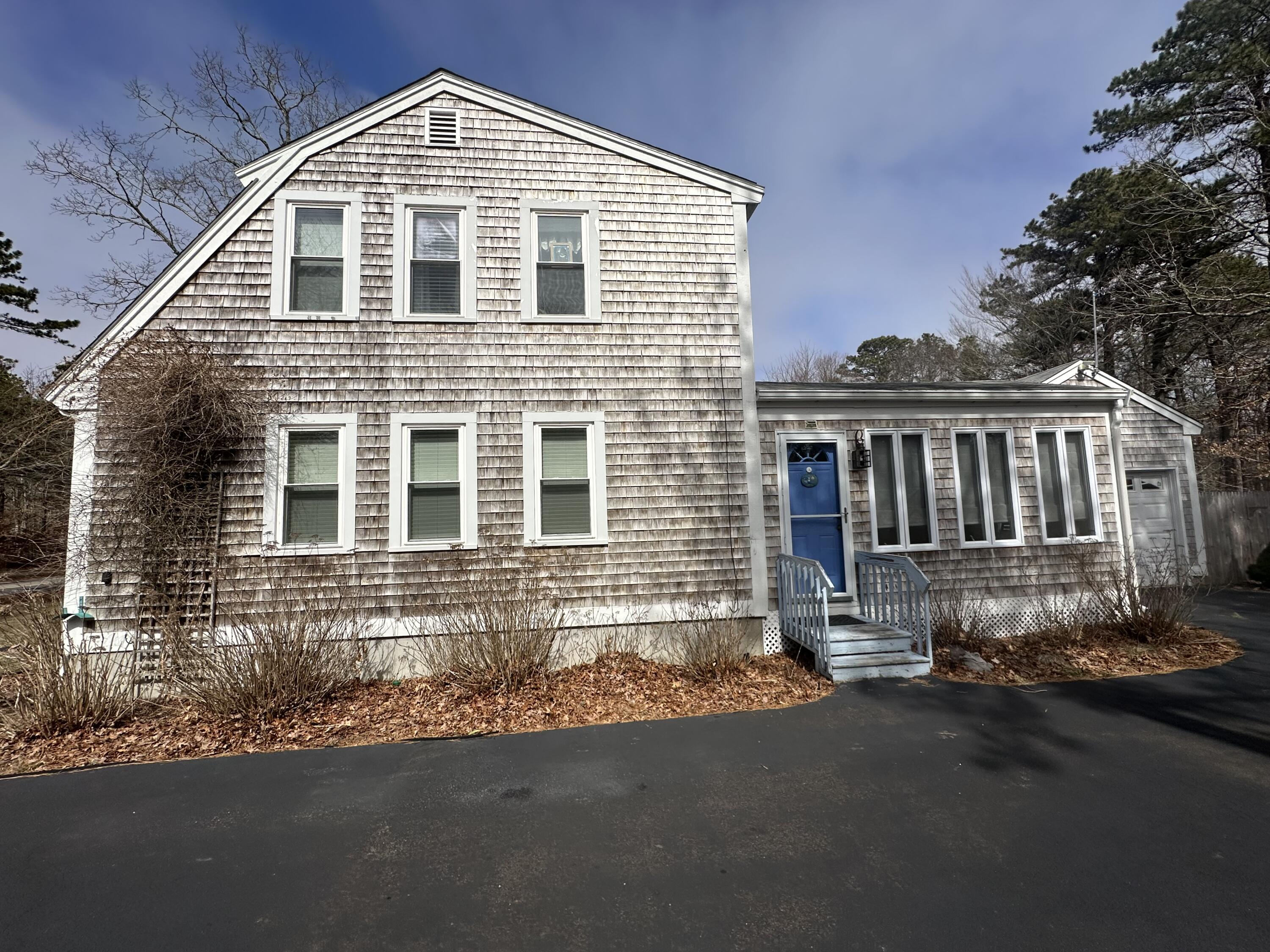 311 Hooppole Road Mashpee, MA 02649 - Photo 7 of 44 IMG_0915