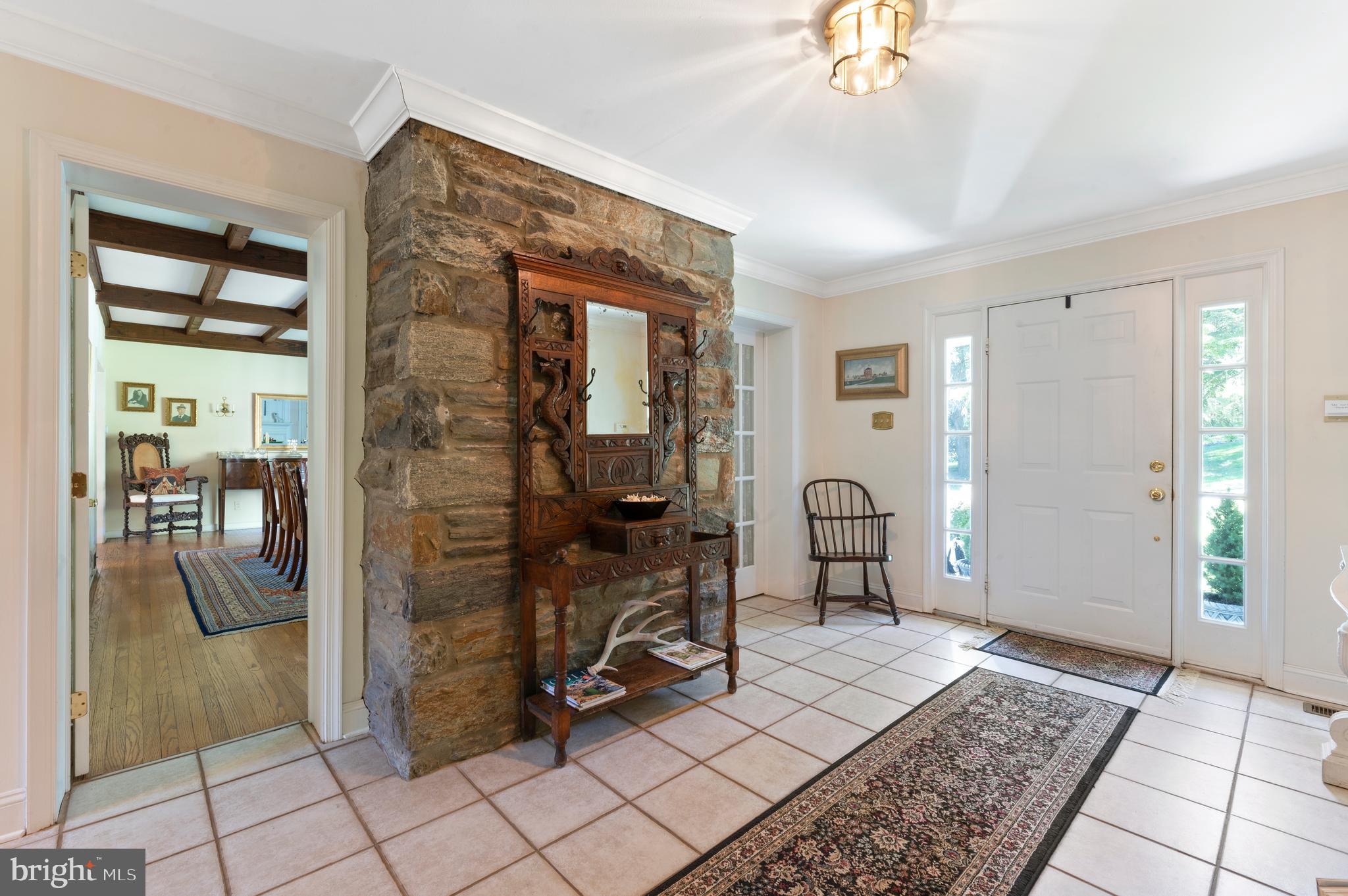 26 Dunminning Road Newtown Square, PA 19073 - Photo 15 of 36 Foyer Entry