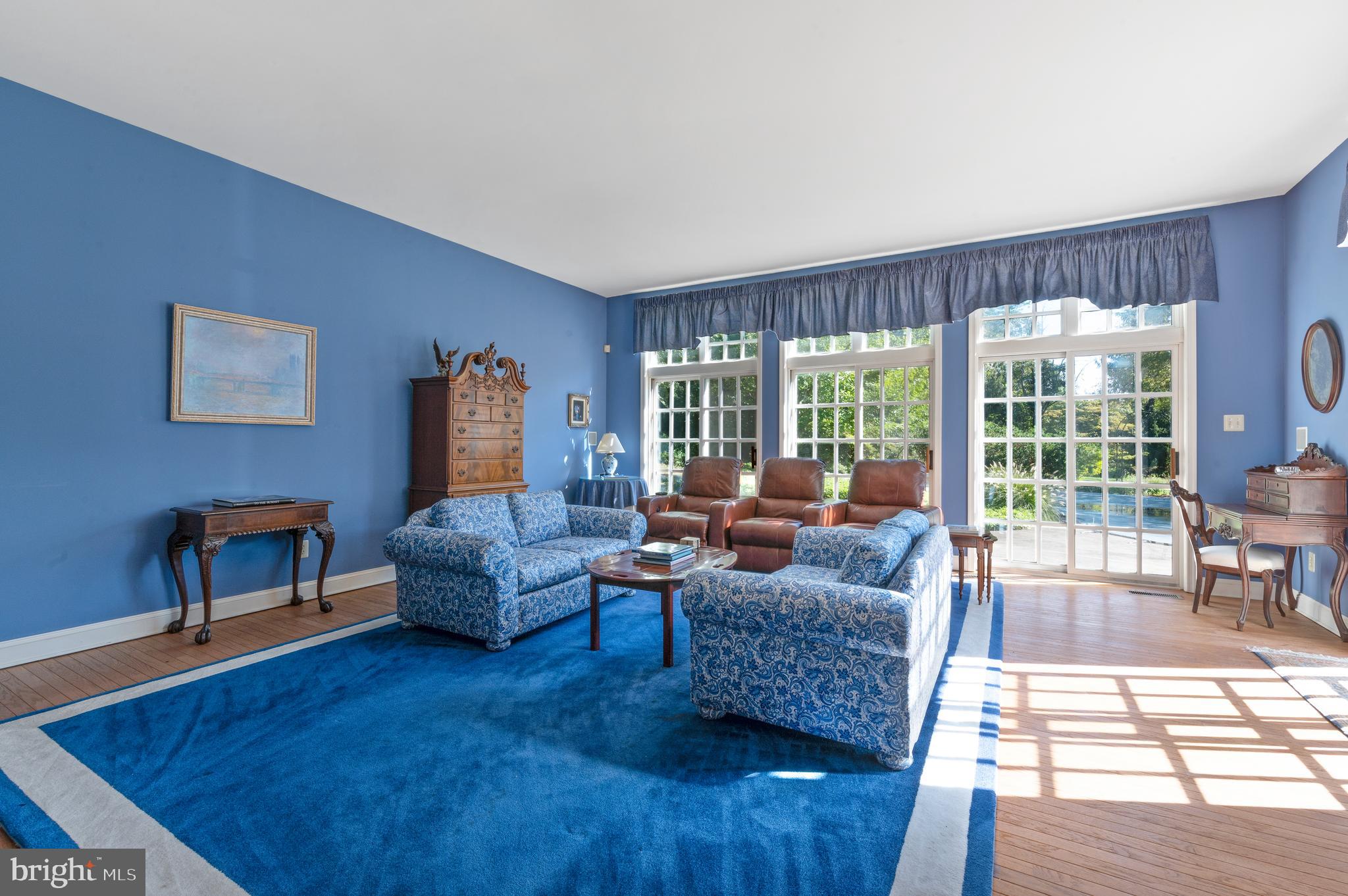 26 Dunminning Road Newtown Square, PA 19073 - Photo 8 of 36 Living Room