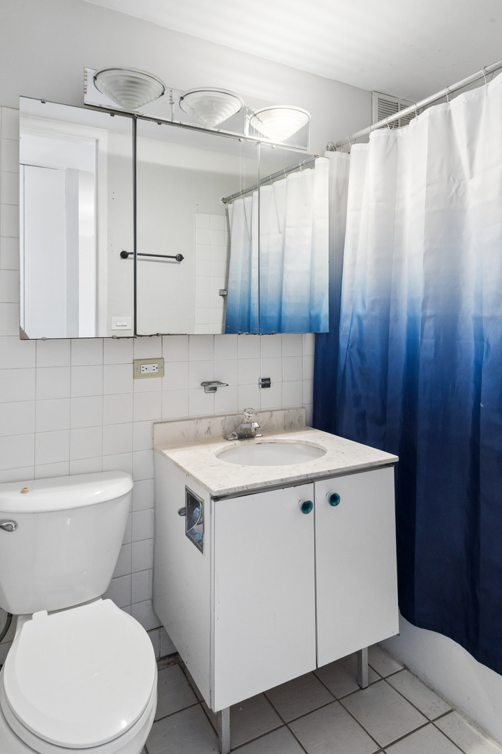 655 West Irving Park Road, Unit 608 Chicago, IL 60613 - Photo 7 of 13