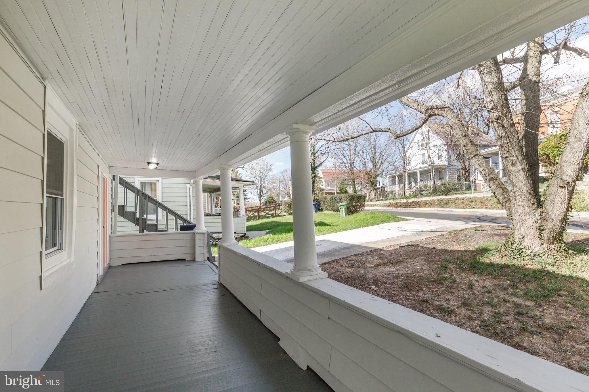 2805 Hamilton Avenue Baltimore, MD 21214 - Photo 12 of 41 a view of a porch and garden