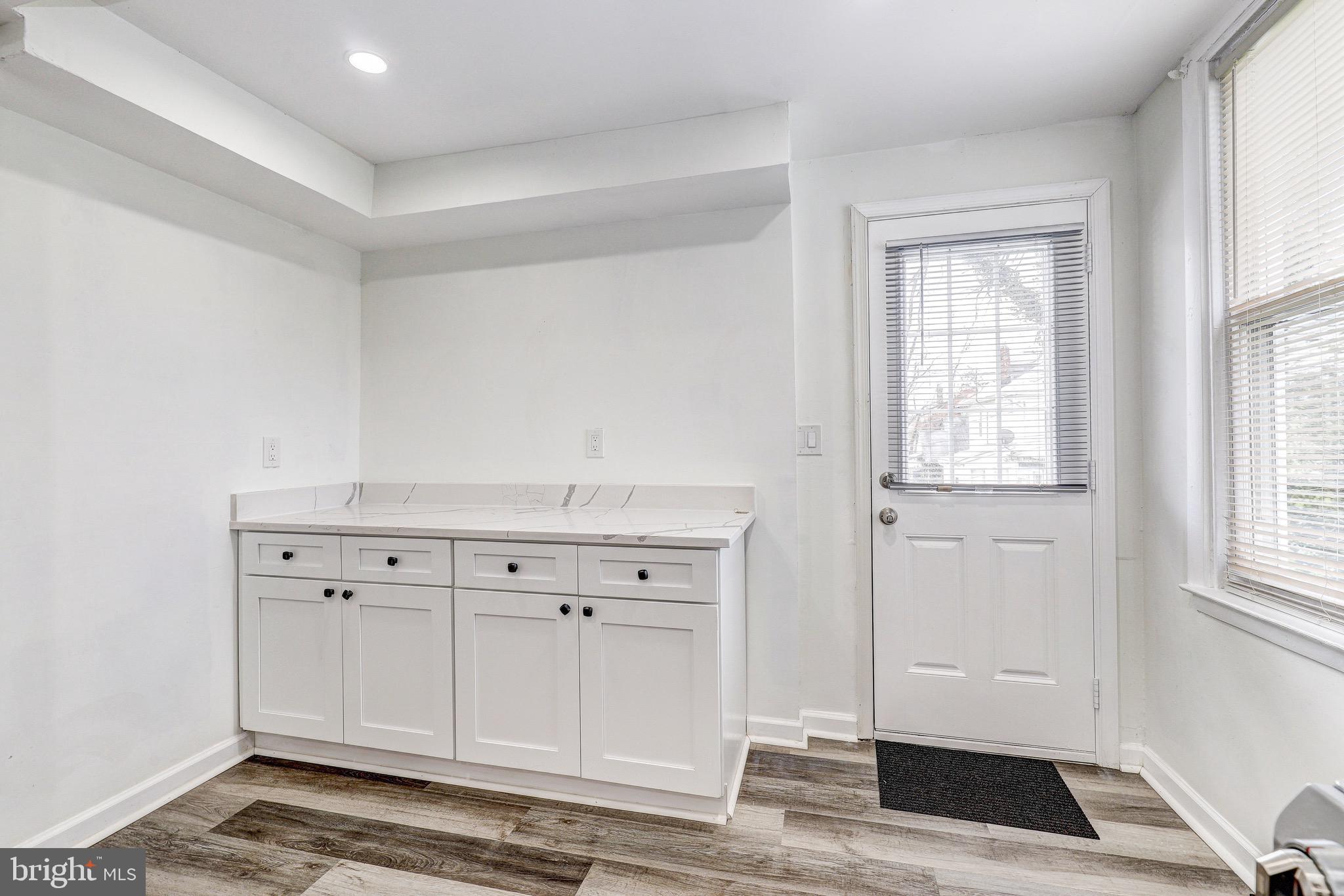 2805 Hamilton Avenue Baltimore, MD 21214 - Photo 23 of 41 a view of cabinets and window