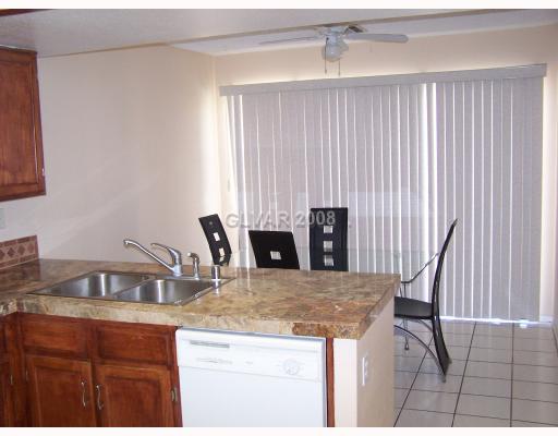 2722 Knightsbridge Road Henderson, NV 89074 - Photo 6 of 12 Kitchen.