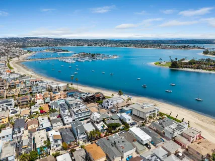$1,990,000 | 844 Isthmus Court, San Diego, CA 92109