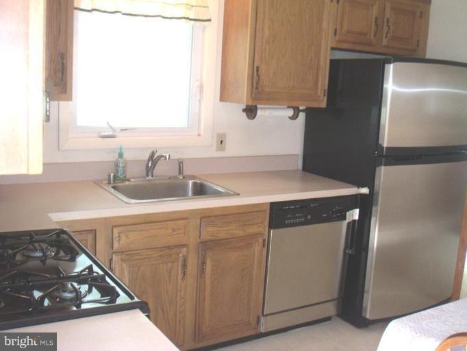 7 Edgemoor Road Lutherville-Timonium, MD 21093 - Photo 8 of 15 Kitchen