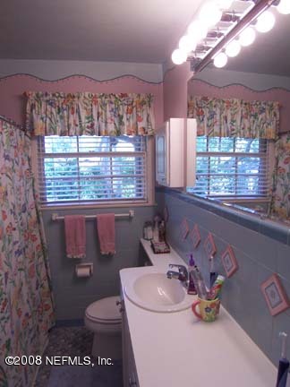 4144 Churchwell Road Jacksonville, FL 32210 - Photo 11 of 16 Guest bath