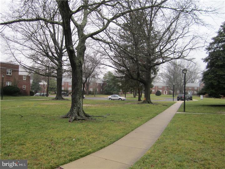 114 Cherry Parke, Unit 355 Cherry Hill, NJ 08002 - Photo 2 of 9