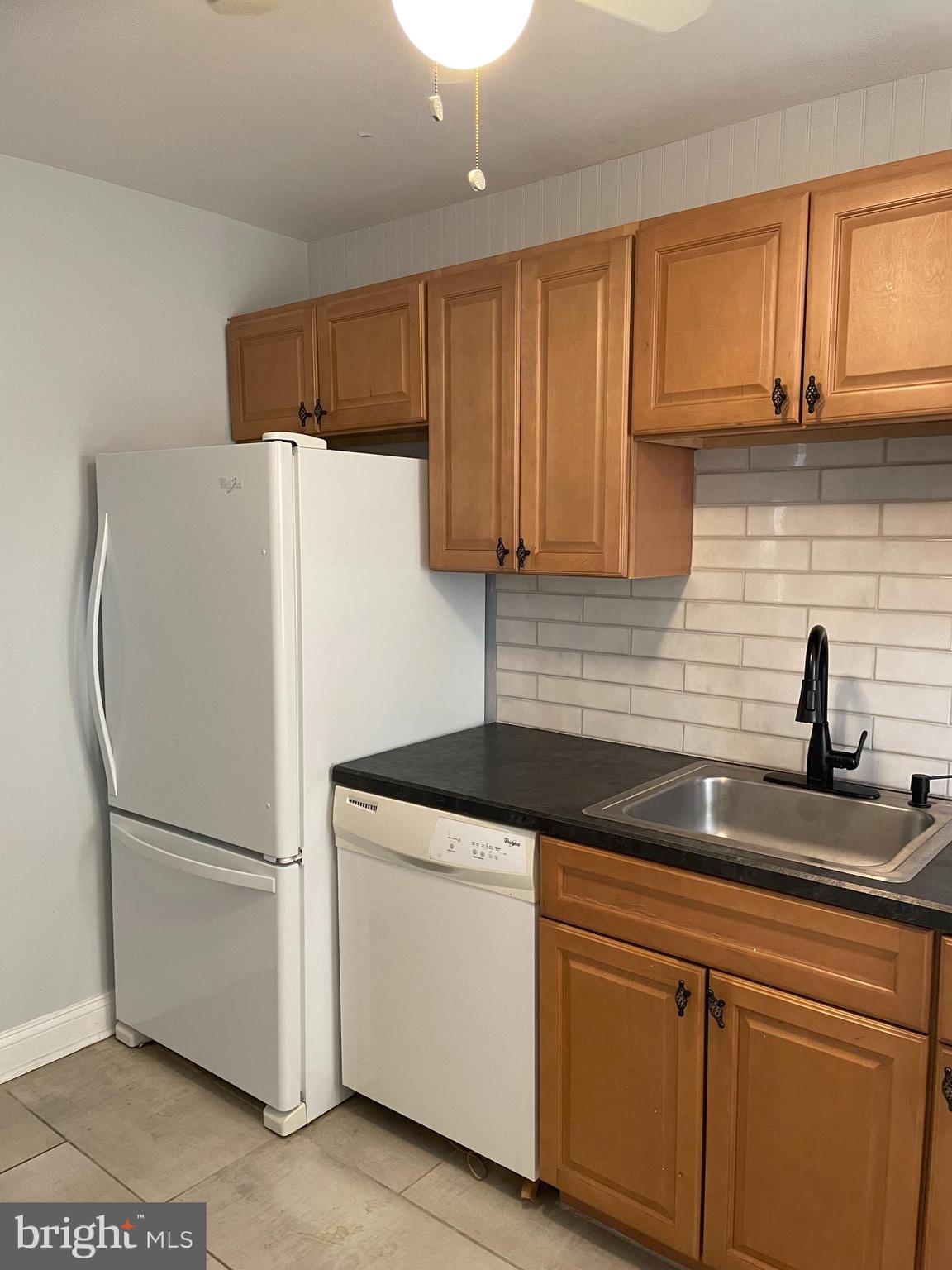 114 Cherry Parke, Unit 355 Cherry Hill, NJ 08002 - Photo 3 of 9