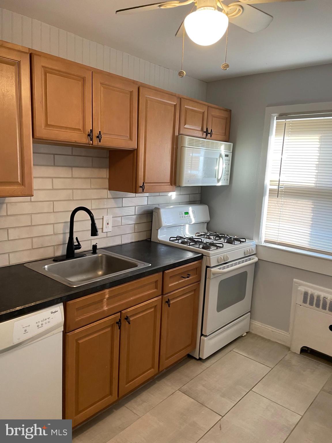 114 Cherry Parke, Unit 355 Cherry Hill, NJ 08002 - Photo 4 of 9